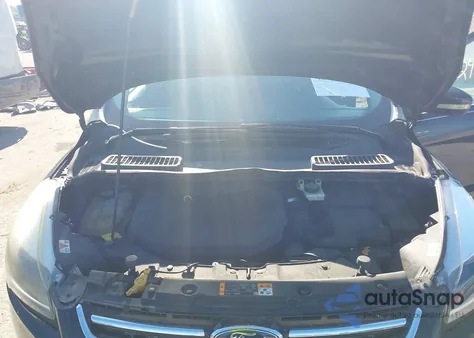 2013 Ford Escape Titanium z USA, uszkodzony, nr VIN 1FMCU0J95DUC54635